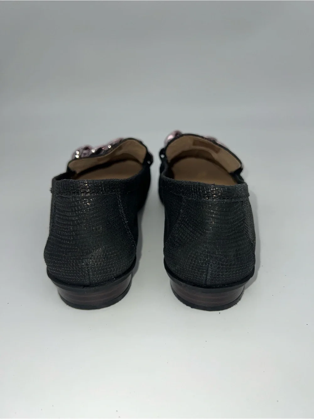 Clarks Sarafyna Iris shimmer Leather loafers Women’s size 6 shoes silver chain